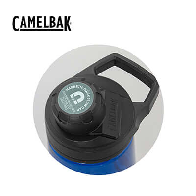 Camelbak Chute Mag Bottle 750ml lid with magnetic cap and carry handle