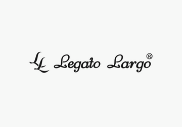 A woman showcasing a stylish pink tote bag from the Legato Largo collection, ideal for corporate gifts.