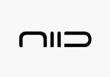 NIID Bags stylish black bag worn across body, perfect for urban explorers and corporate gift collection.