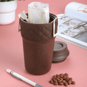 Artiart Coffee Grounds Parrot Suction Mug with coffee grounds, ideal as a Corporate Gift, stylish and functional.