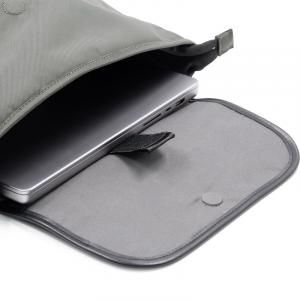 Brand Charger Virtuo AER Backpack compartment showcasing a laptop pocket, designed for modern professionals.