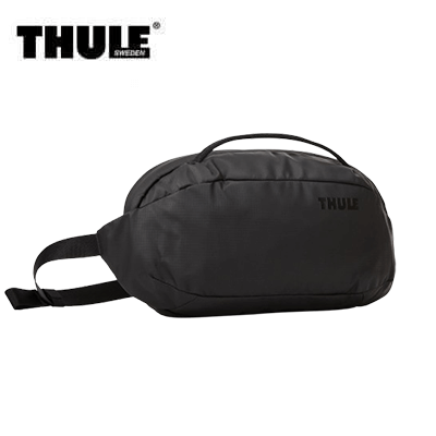 Thule Tact Crossbody 5L stylish black crossbody bag with adjustable strap for everyday use.