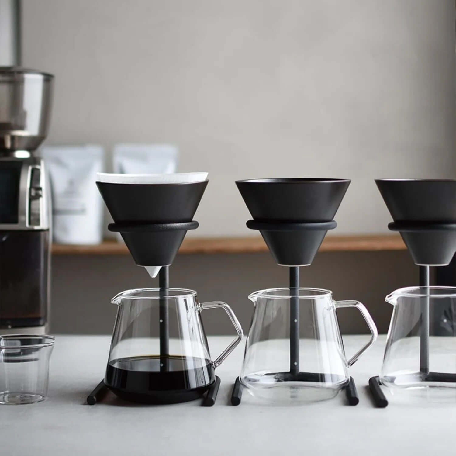 Kinto SCS-S04 Brewer Stand Set 4Cups displayed, perfect for a slow coffee experience and a unique corporate gift.