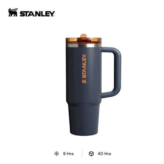 STANLEY The 30oz Quencher ProTour Flip Straw Tumbler (0.88L) in navy with soft-textured handle and lid.