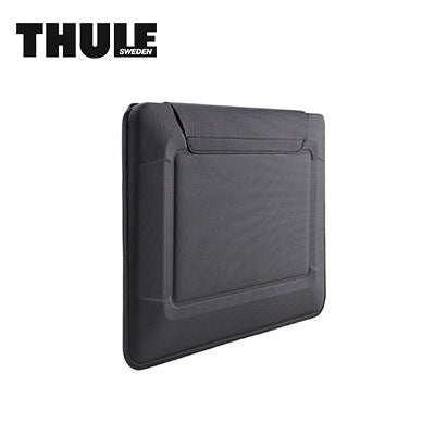Thule Gauntlet 3.0 MacBook Air® Envelope 13" slim envelope sleeve for rugged protection.