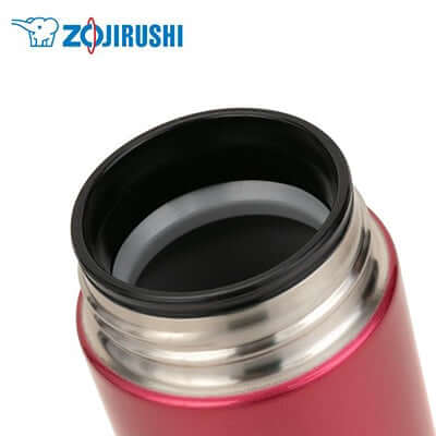 Close-up view of ZOJIRUSHI Stainless Mug Flask 480 ml lid showcasing vacuum insulation design.