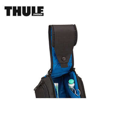 Thule Crossover 2 Toiletry Bag interior with organizational pockets for toiletries and travel essentials.