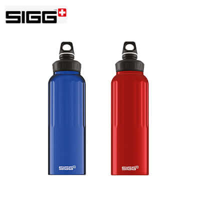 SIGG Traveller 1.5L WMB Aluminium Water Bottle in blue and red, perfect as a corporate gift.