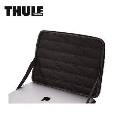 Thule Gauntlet Macbook Pro Sleeve interior design, rugged and stylish laptop protection for MacBook users
