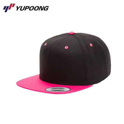 Yupoong 6089MT Premium Classic Snapback 2-tone in black and pink, perfect corporate gift for stylish looks.